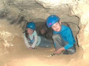 A crawling tour of Saltpetre Cave