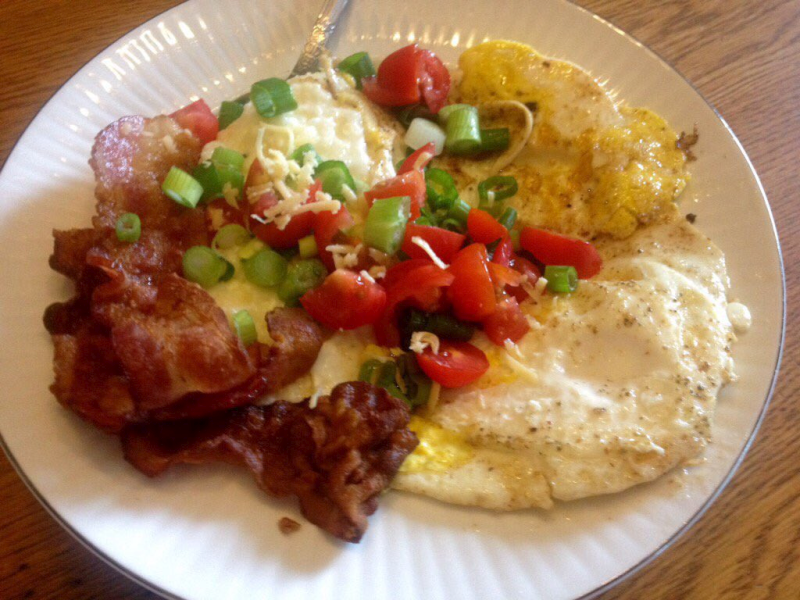 Smoked Gouda Grits with Bacon and Fried Eggs