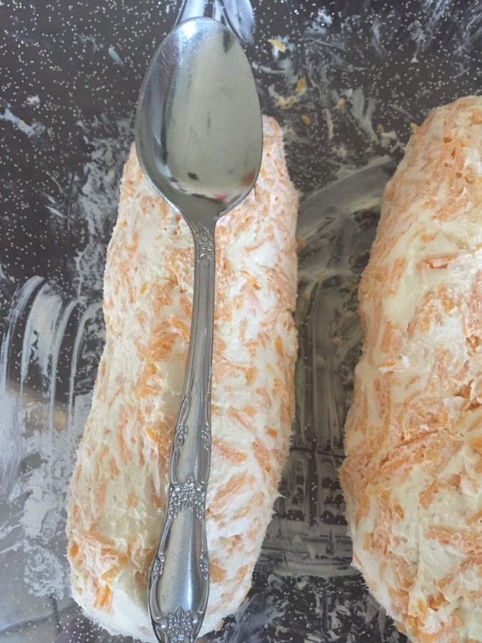 Cheese Logs without Almonds