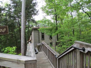 Lake Cumberland Cabins in the woods